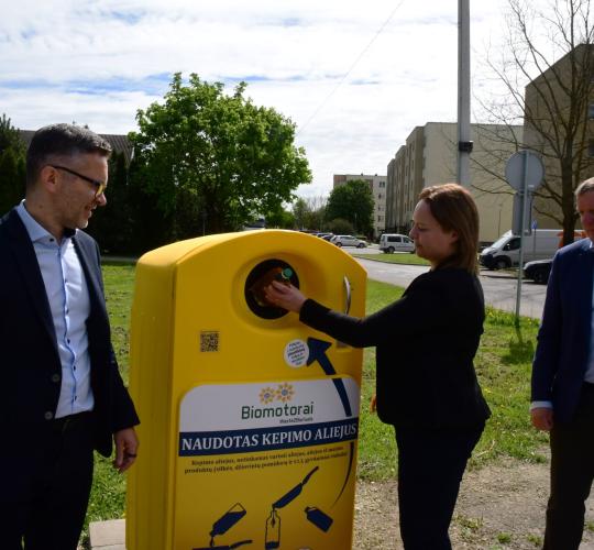 Įrengti specialūs konteineriai naudoto kepimo aliejaus surinkimui